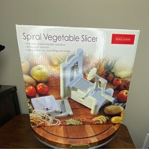 Paderno Spiral Vegetable Slicer